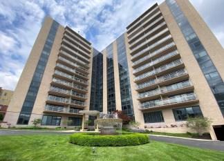 P's Pick Landscape full front, cropped bald patch in lawn IMG_6891 (3)